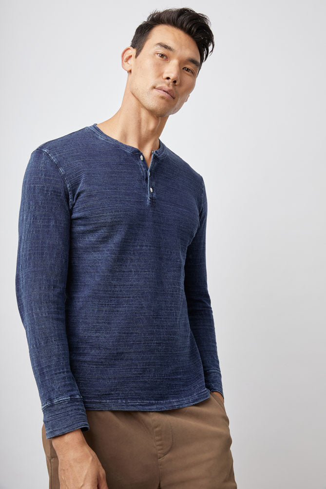 Skhi Henley
