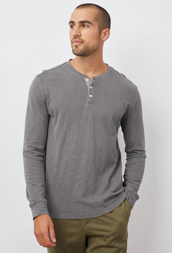 Skhi Henley
