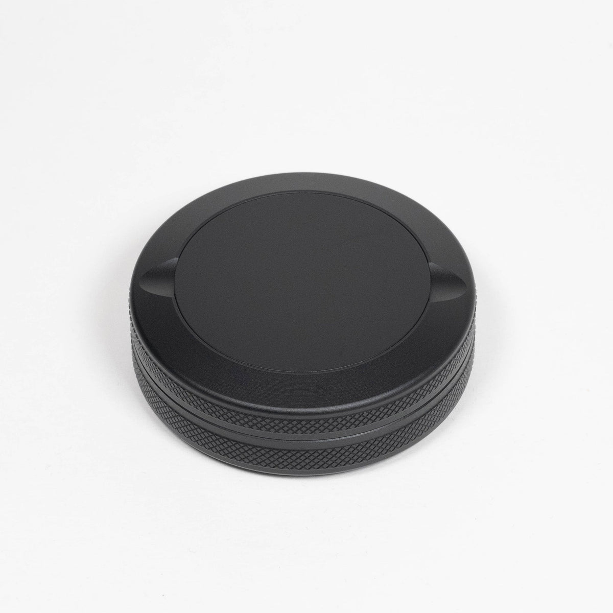 Tubr P20 black pouch can showing knurled grip texture