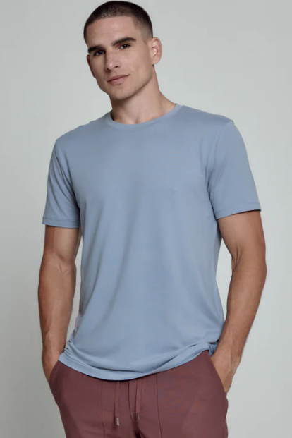 7 Diamonds Core crew neck tee in Thundercloud, a functional, sustainable everyday tee that stays soft and stretchy for the gym, golf, travel and layering