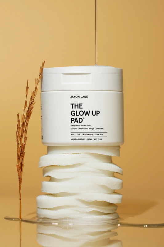 Jaxon Lane Glow Up Pads, easy one-step toner pads for busy guys who want fresh, clear skin at home, after the gym or on the go, a great grooming gift