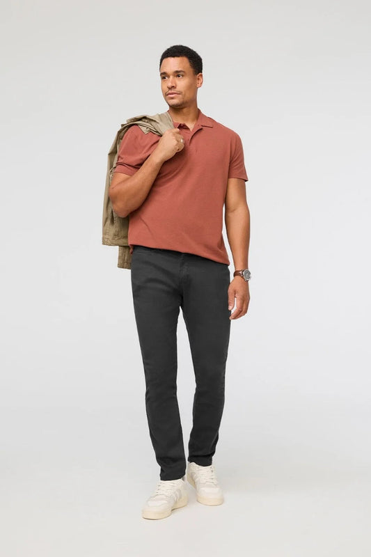 DUER No Sweat relaxed taper pants in Slate, breathable stretch pants cut for athletic builds that stay cool and comfortable at the office, on travel days and at dinner