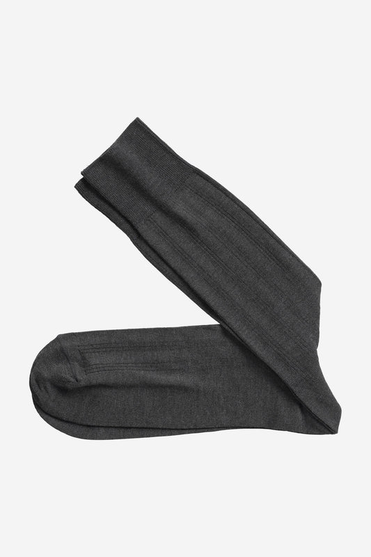 Johnston & Murphy Pima Cotton Ribbed Socks in Charcoal, cushioned socks that keep feet comfortable on hikes, workdays and travel