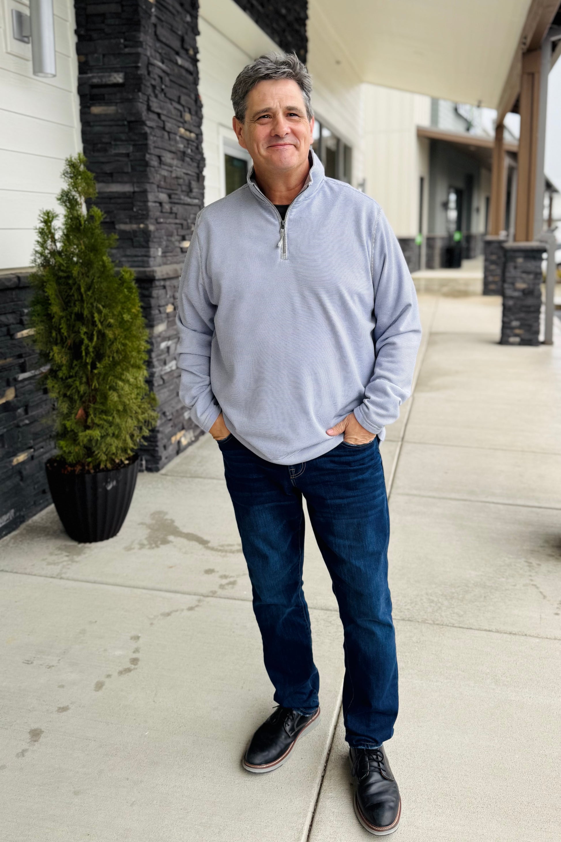 true grit.Dawn to Dusk 1/4 Zip Pullover. blue